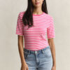 T-shirt com canelado às riscas