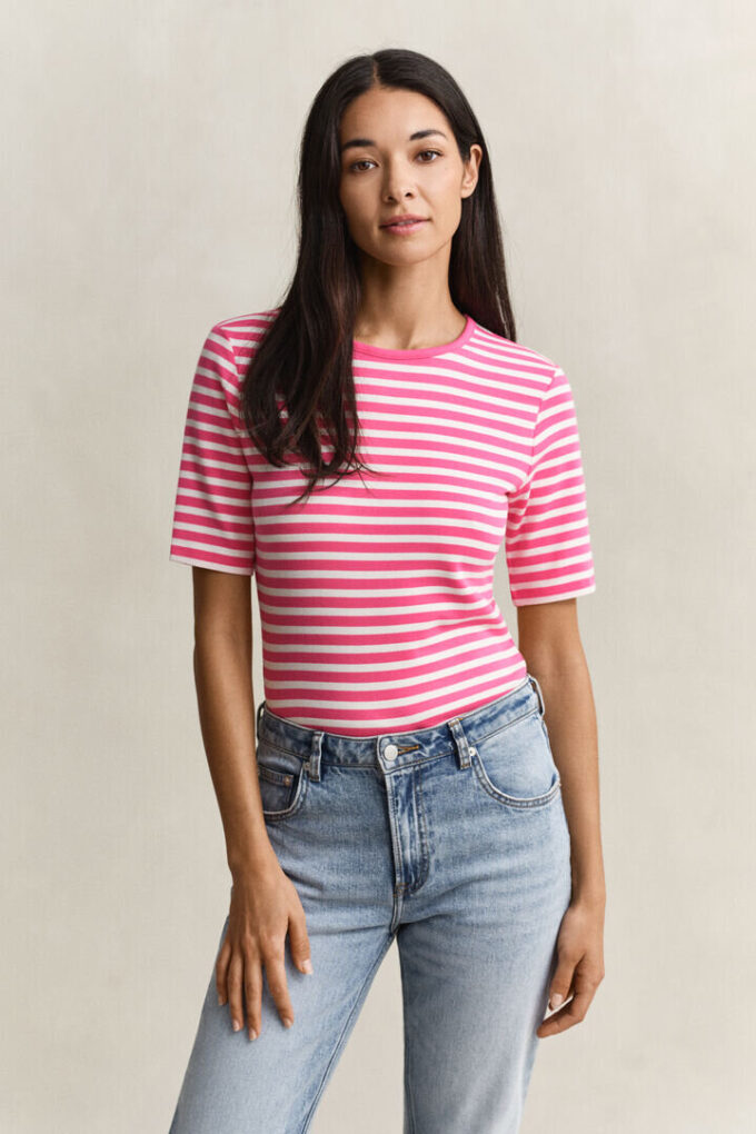 T-shirt com canelado às riscas