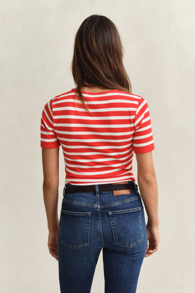 T-shirt com canelado às riscas