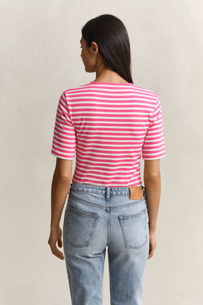 T-shirt com canelado às riscas