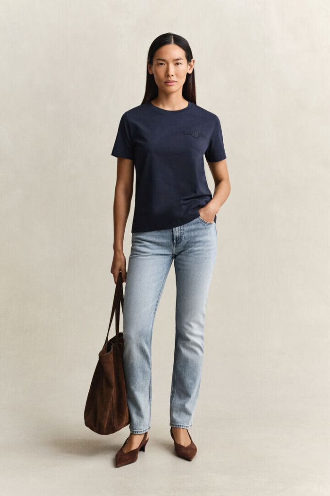 T-shirt com emblema tonal