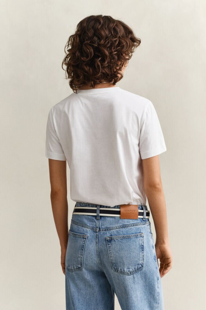 T-shirt com emblema tonal