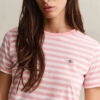 T-shirt com escudo às riscas