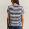 T-shirt com escudo às riscas