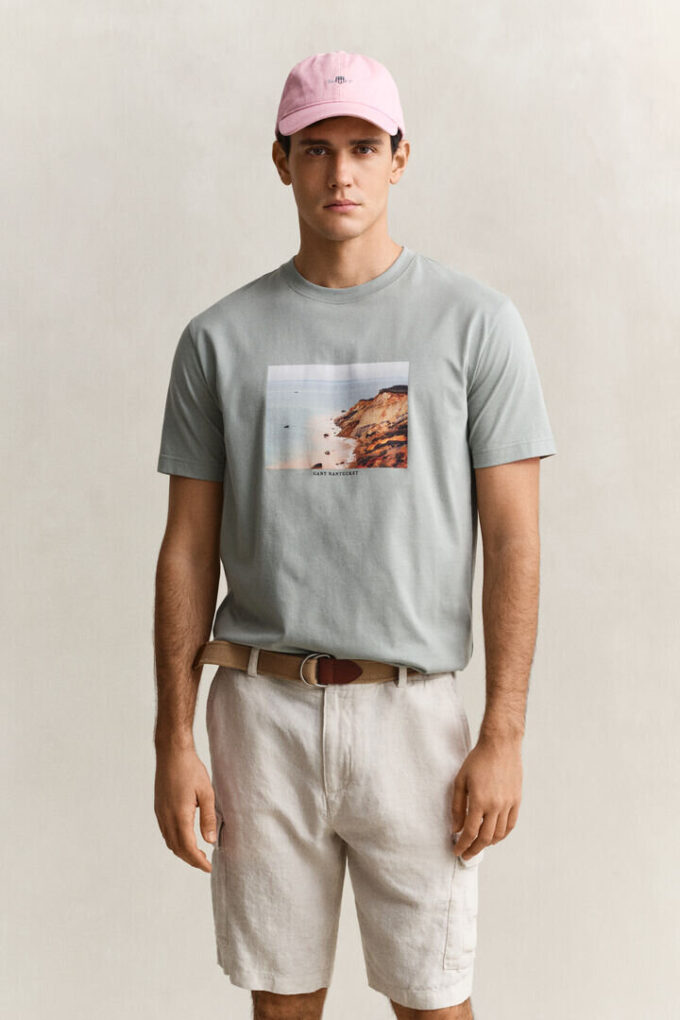 T-shirt com estampado paisagístico