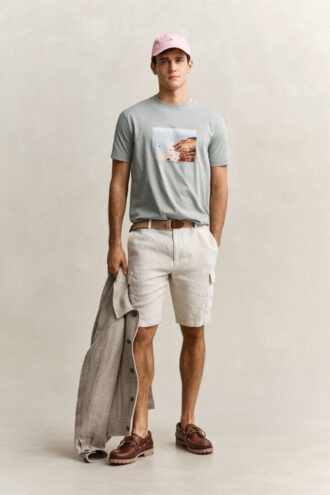 T-shirt com estampado paisagístico