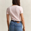 T-shirt com gola em contraste