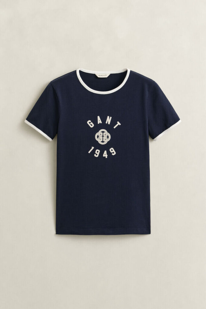 T-shirt com gola em contraste