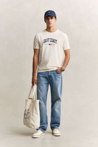 T-shirt com grafismo Spray