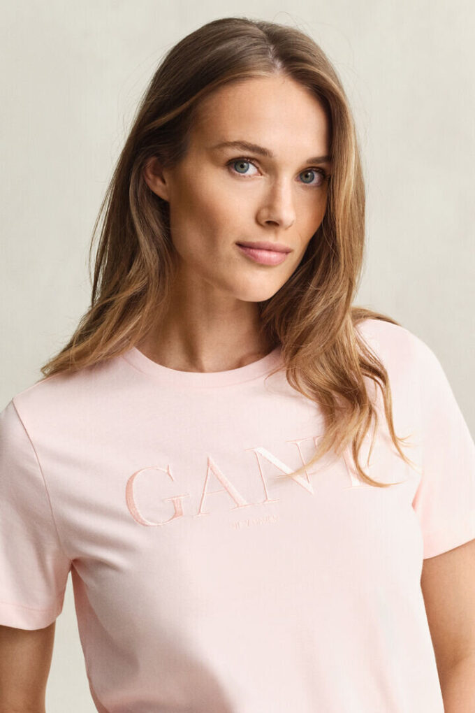 T-shirt com grafismo tonal