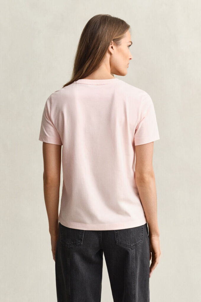 T-shirt com grafismo tonal