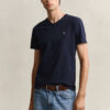 T-shirt de corte justo com decote em V e emblema