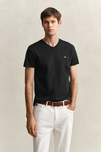T-shirt de corte justo com decote em V e emblema