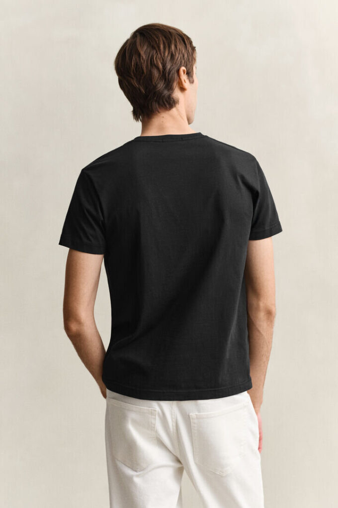 T-shirt de corte justo com decote em V e emblema