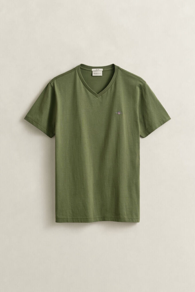 T-shirt de corte justo com decote em V e emblema