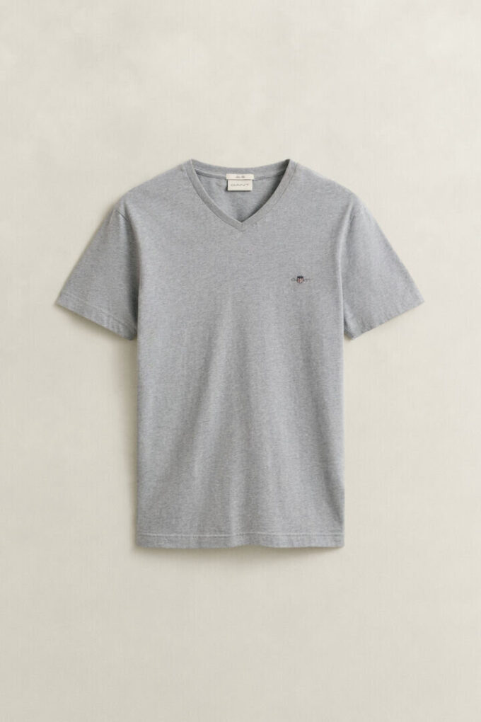 T-shirt de corte justo com decote em V e emblema
