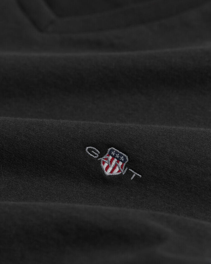 T-shirt de corte justo com decote em V e emblema