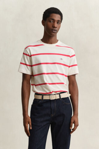 T-shirt às riscas