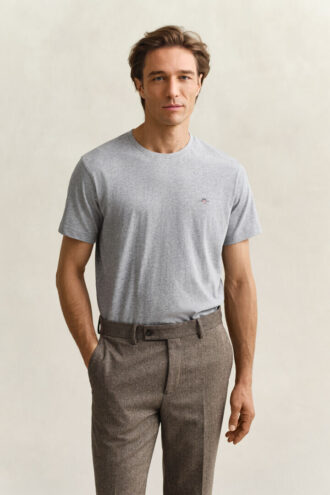 T-shirt Shield de corte regular