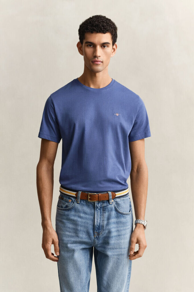 T-shirt Shield de corte regular
