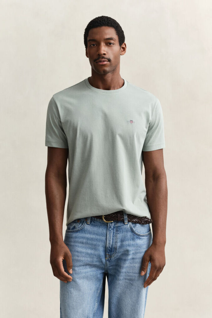 T-shirt Shield de corte regular