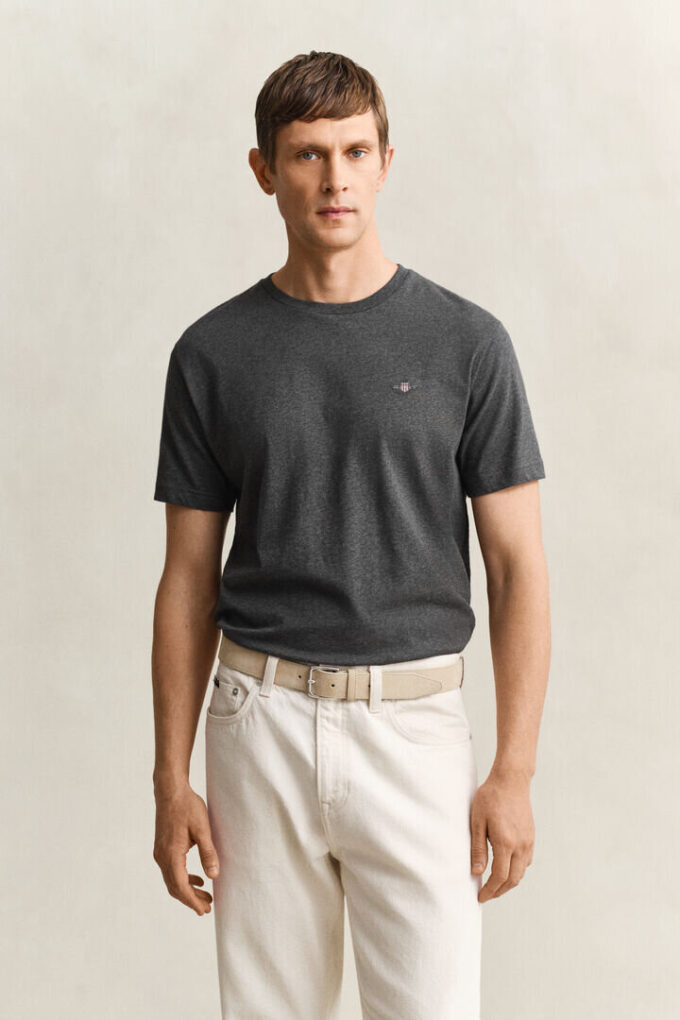 T-shirt Shield de corte regular