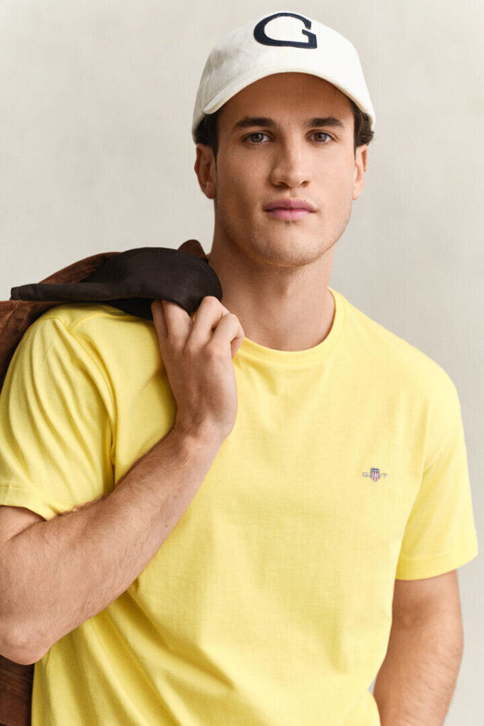 T-shirt Shield de corte regular