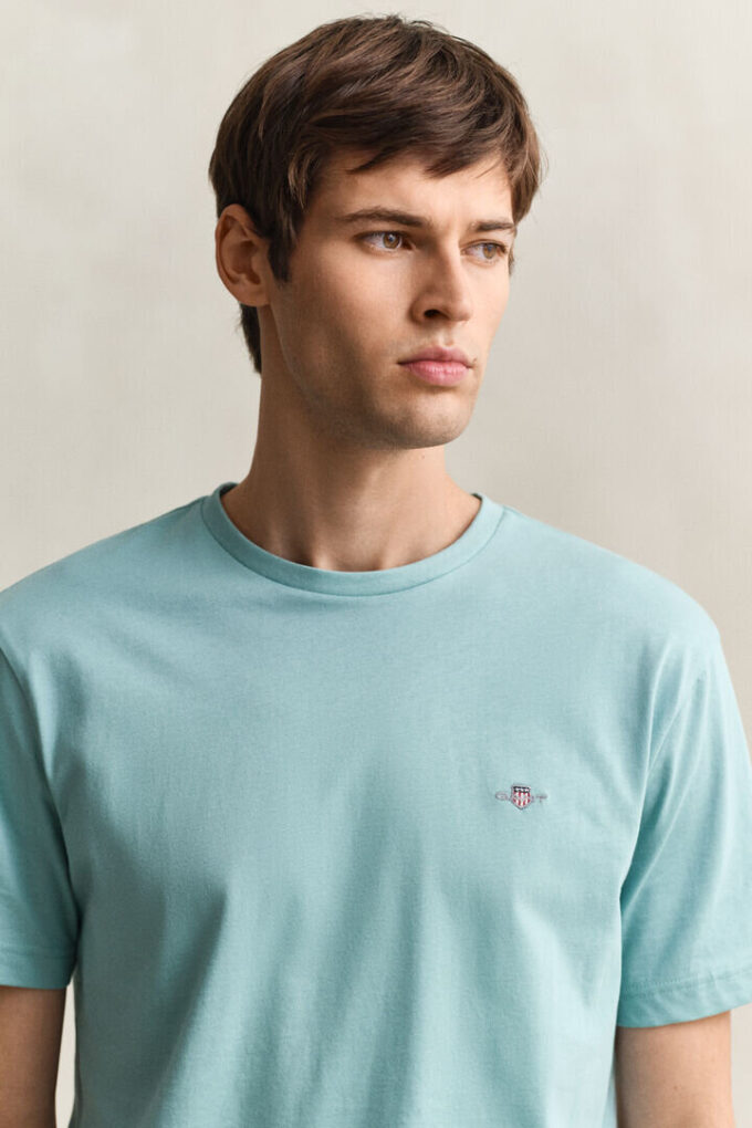 T-shirt Shield de corte regular