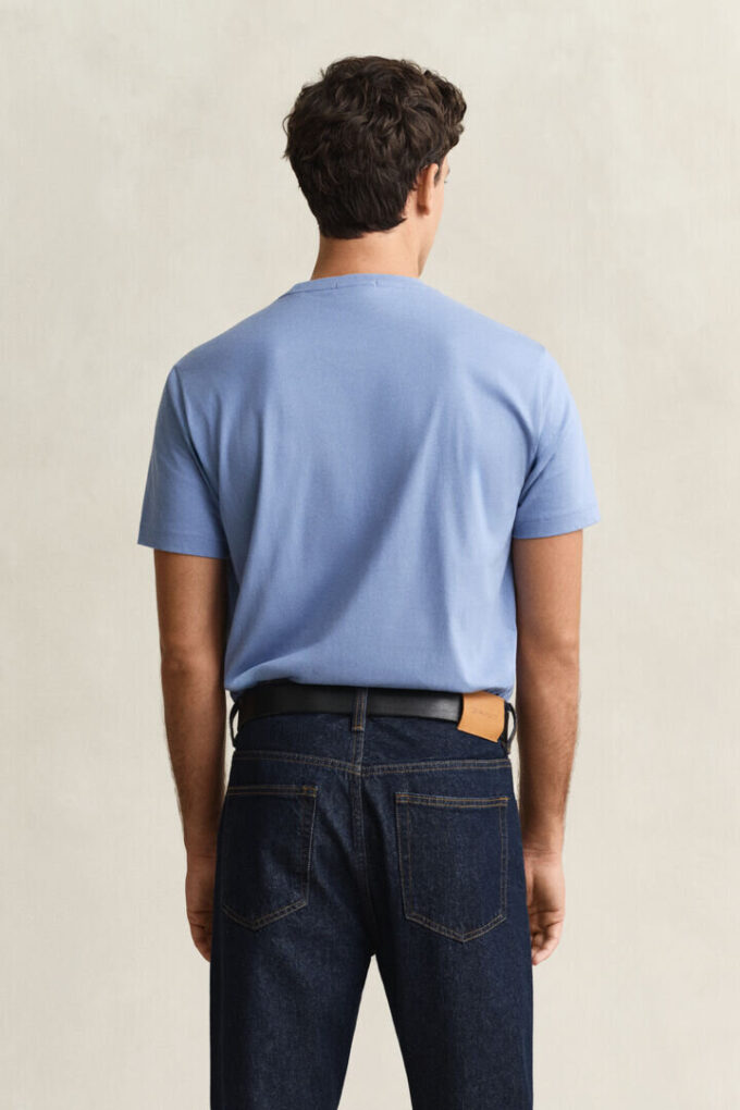 T-shirt Shield de corte regular