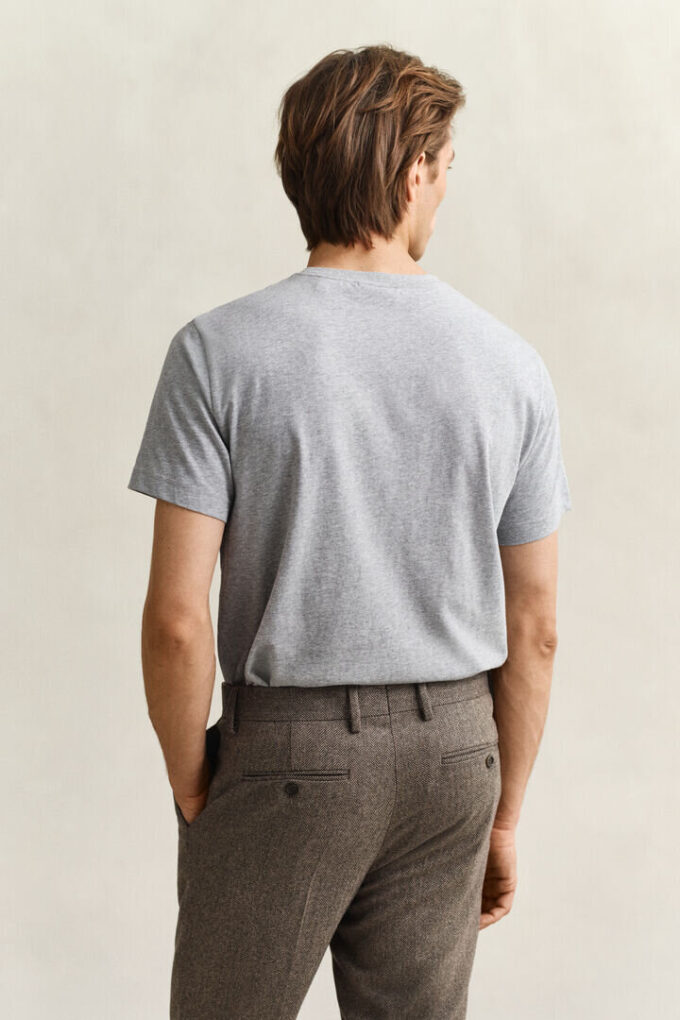 T-shirt Shield de corte regular
