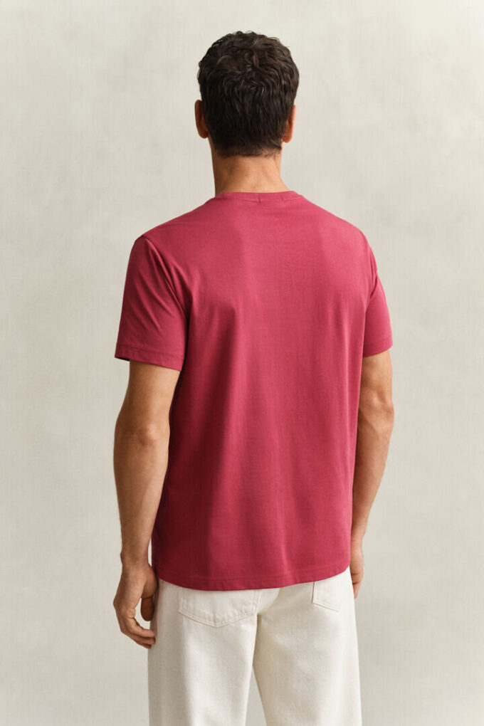 T-shirt Shield de corte regular