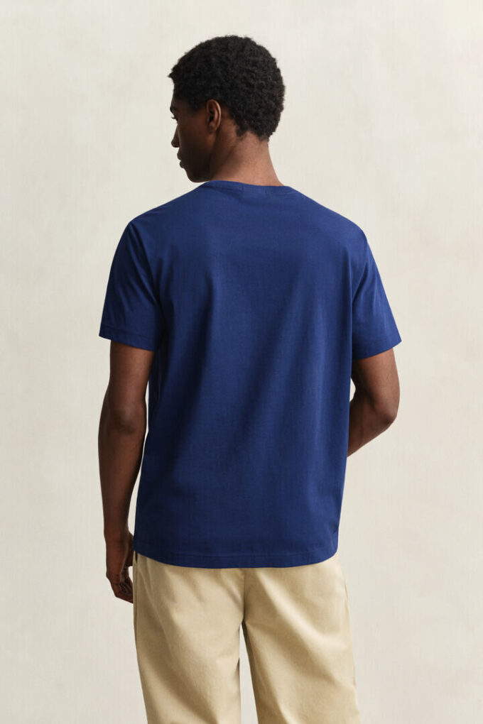 T-shirt Shield de corte regular