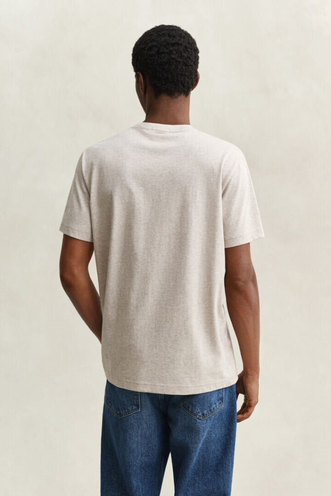 T-shirt Shield de corte regular