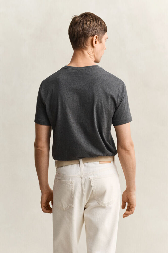T-shirt Shield de corte regular
