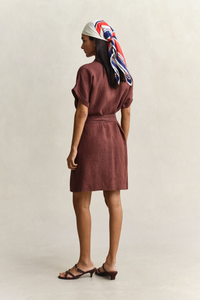 Vestido camisa de linho com mangas curtas