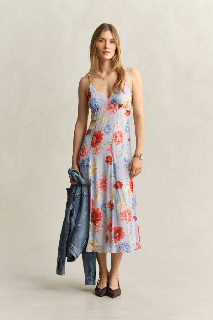 Vestido com alças e padrão floral