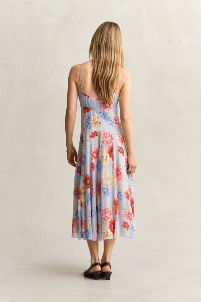 Vestido com alças e padrão floral