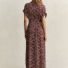 Vestido com mangas curtas e monograma