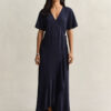 Vestido cruzado com folhos