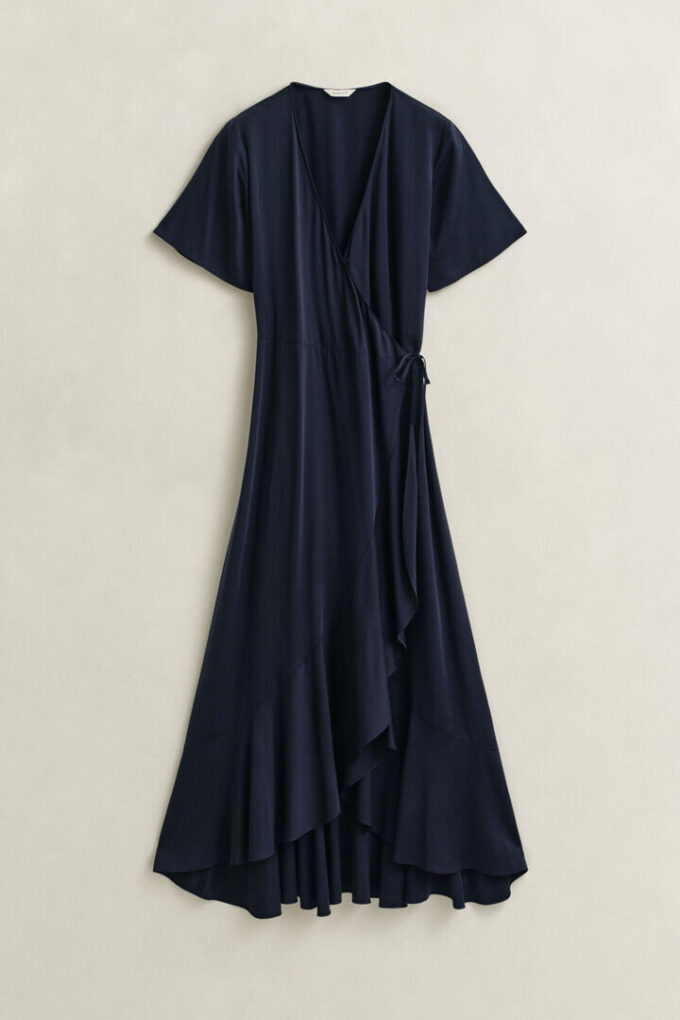 Vestido cruzado com folhos
