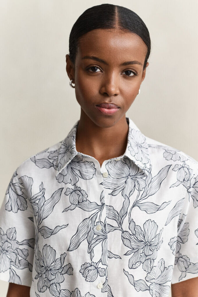 Vestido de camisa de linho com padrão floral