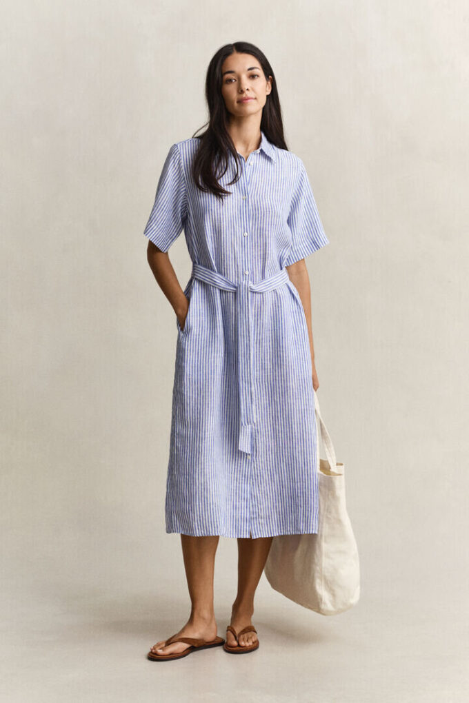 Vestido de camisa de linho às riscas