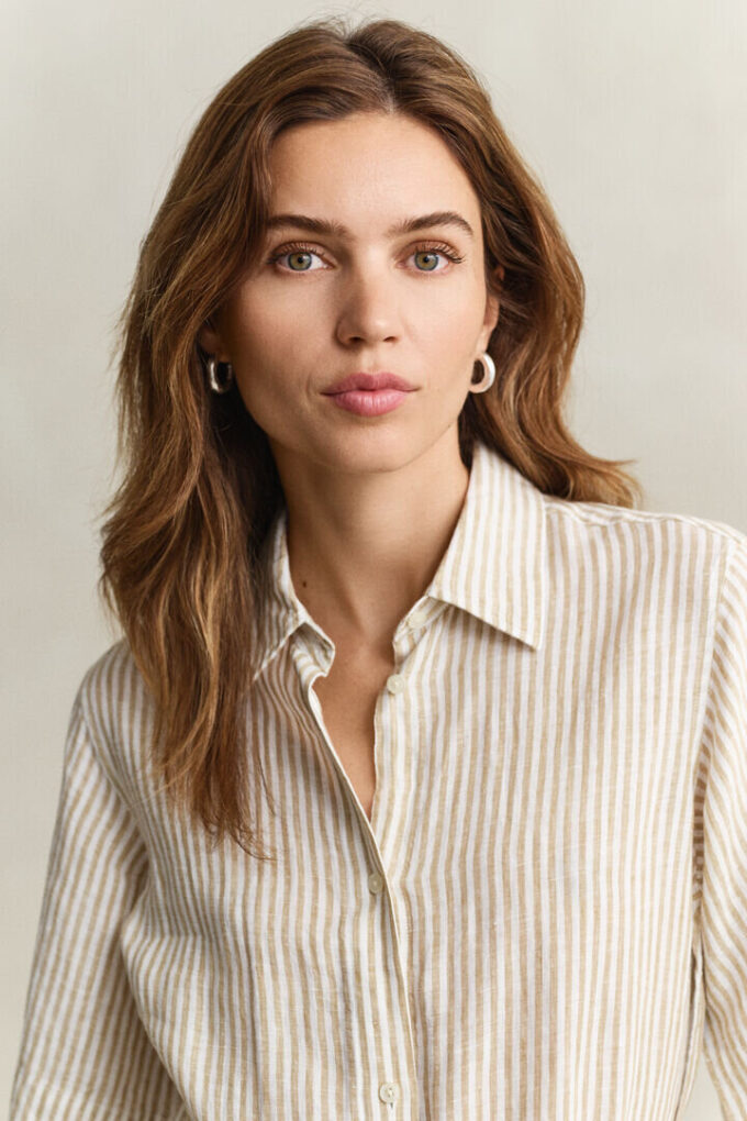 Vestido de camisa de linho às riscas