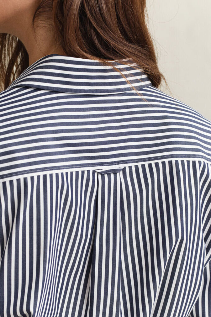 Vestido de camisa em popeline às riscas