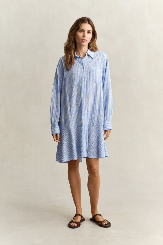 Vestido de camisa às riscas em seersucker