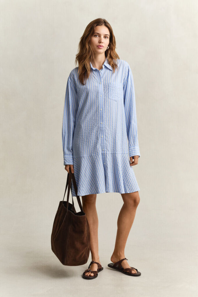 Vestido de camisa às riscas em seersucker