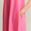 Vestido midi de seda com alças