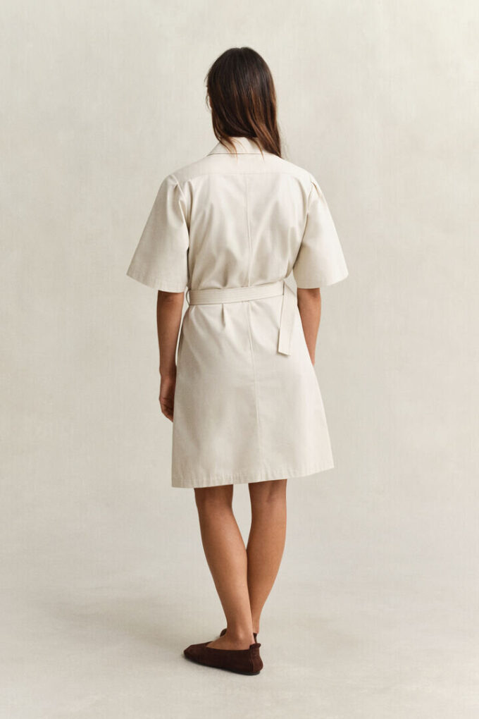 Vestido prático com cinto